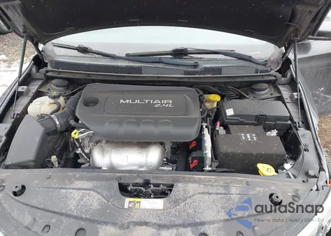 2015 Chrysler 200 Limited z USA, uszkodzony, nr VIN 1C3CCCAB4FN716793